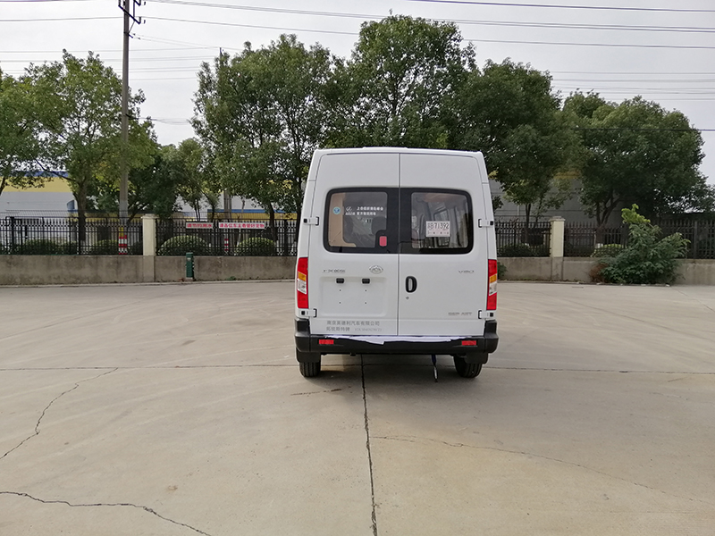 大通V80驗光、眼鏡車